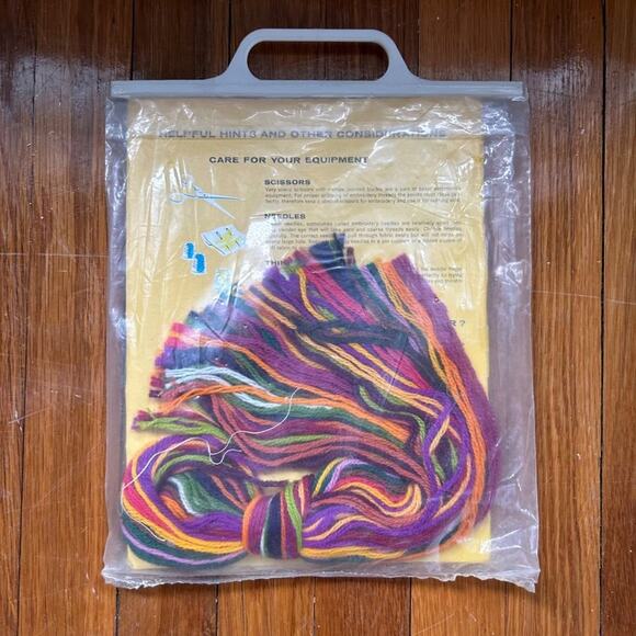 Vintage 1990s Avon Creative Needle Craft Crewel Kit - First Prize at the County - Picture 4 of 6